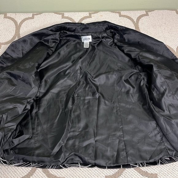 Chico’s Silk Blend Black Fuchsia Floral Embroidered Lined Jacket Sz 1 M/8 - Picture 8 of 13